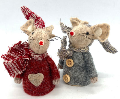 The Winter Mouse Couple