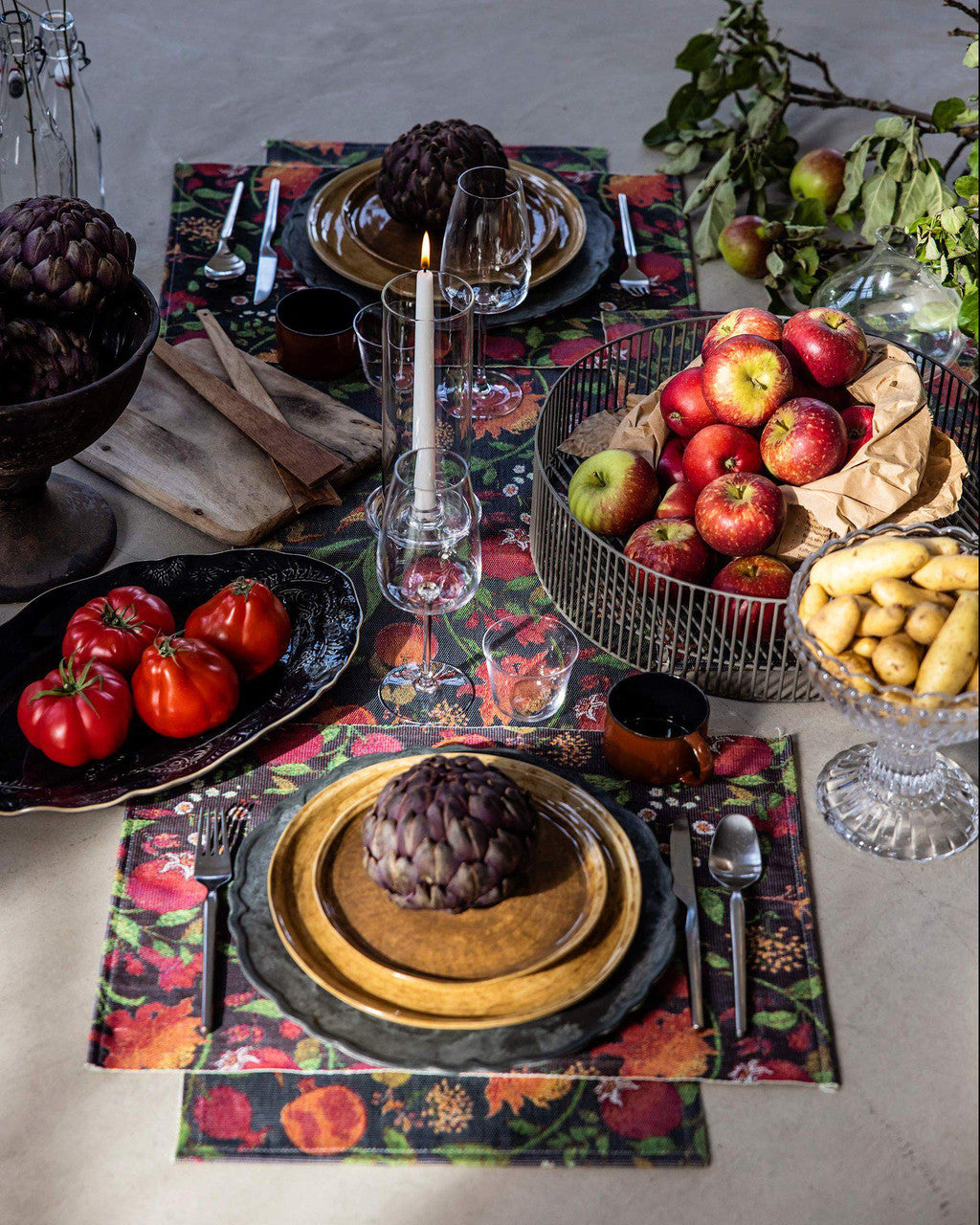 Fruktrik Table Runner