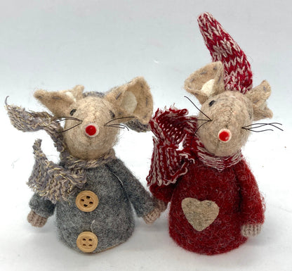The Winter Mouse Couple