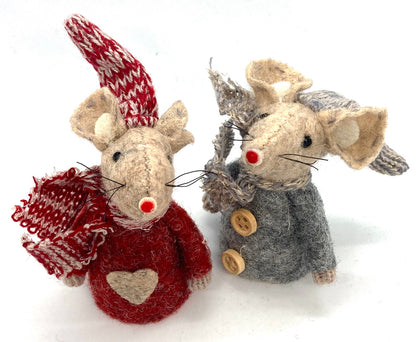 The Winter Mouse Couple