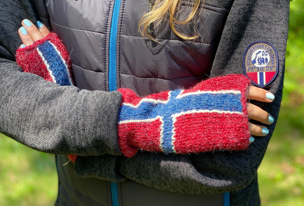 Norwegian Flag Fingerless Wristlet