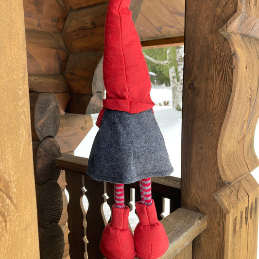 Bobble Gnome Lady Holding Heart