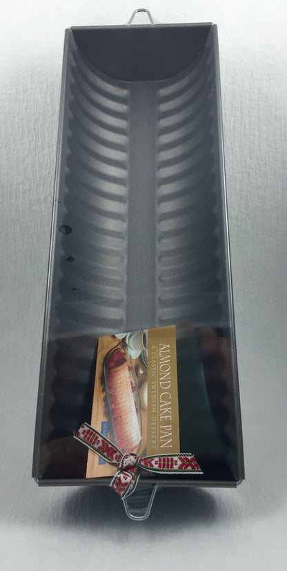 Scandinavian Almond Cake Pan