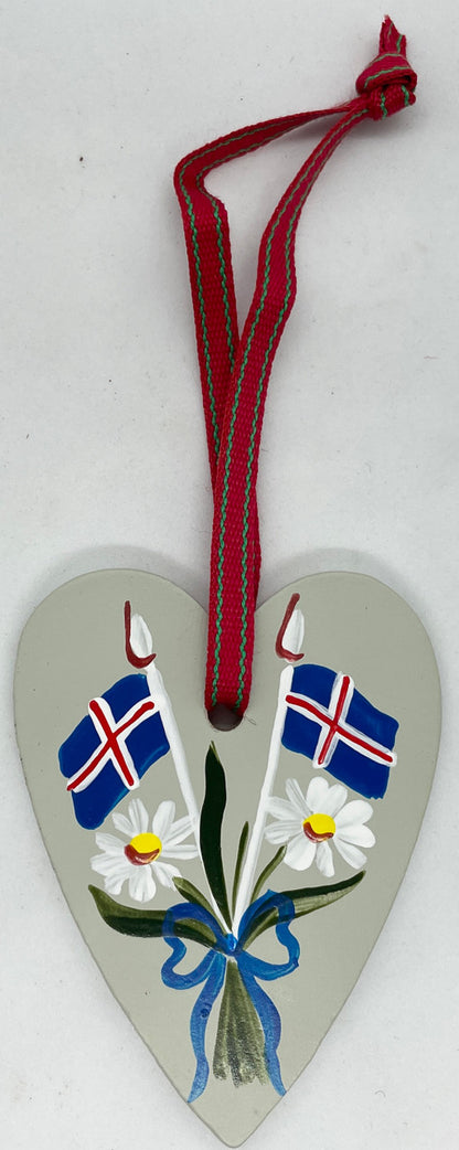 Iceland's a beautiful country.  Kind of insistent in its beauty, if you know what I mean. It's not for us to say if Iceland might be considered a little too insistent re: beauty, but we've heard rumblings. 