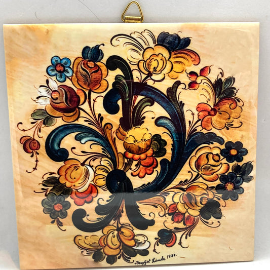 Tan Rosemaling Tile Trivet